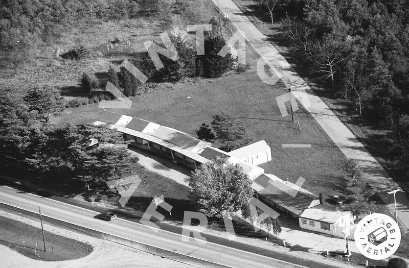 Pine Crest Cabins - 1984 (newer photo)